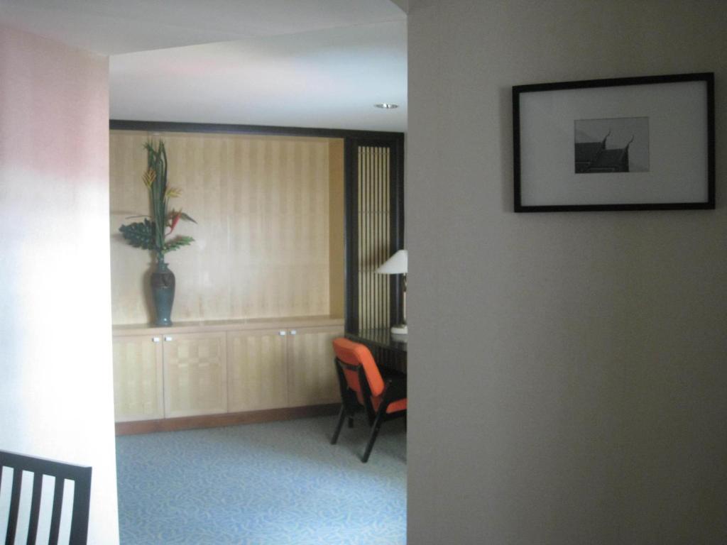Gardengrove Suites Bangkok Værelse billede